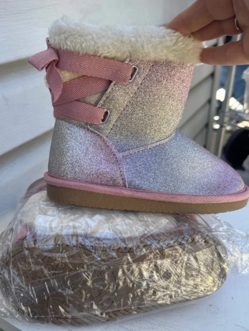 Amazon Girls' Sparkle Pink Faux-Fur Winter Boots